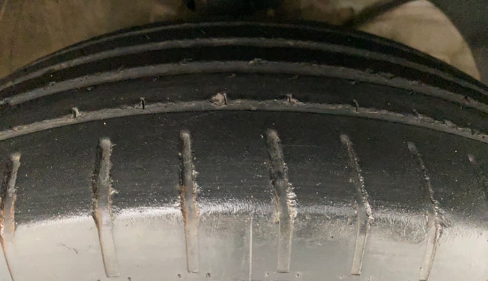 2019 Maruti Swift ZDI PLUS AMT, Diesel, Automatic, 36,072 km, Right Front Tyre Tread