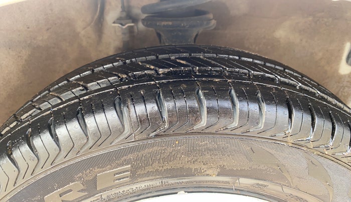 2016 Maruti Alto 800 LXI, Petrol, Manual, 30,295 km, Right Front Tyre Tread