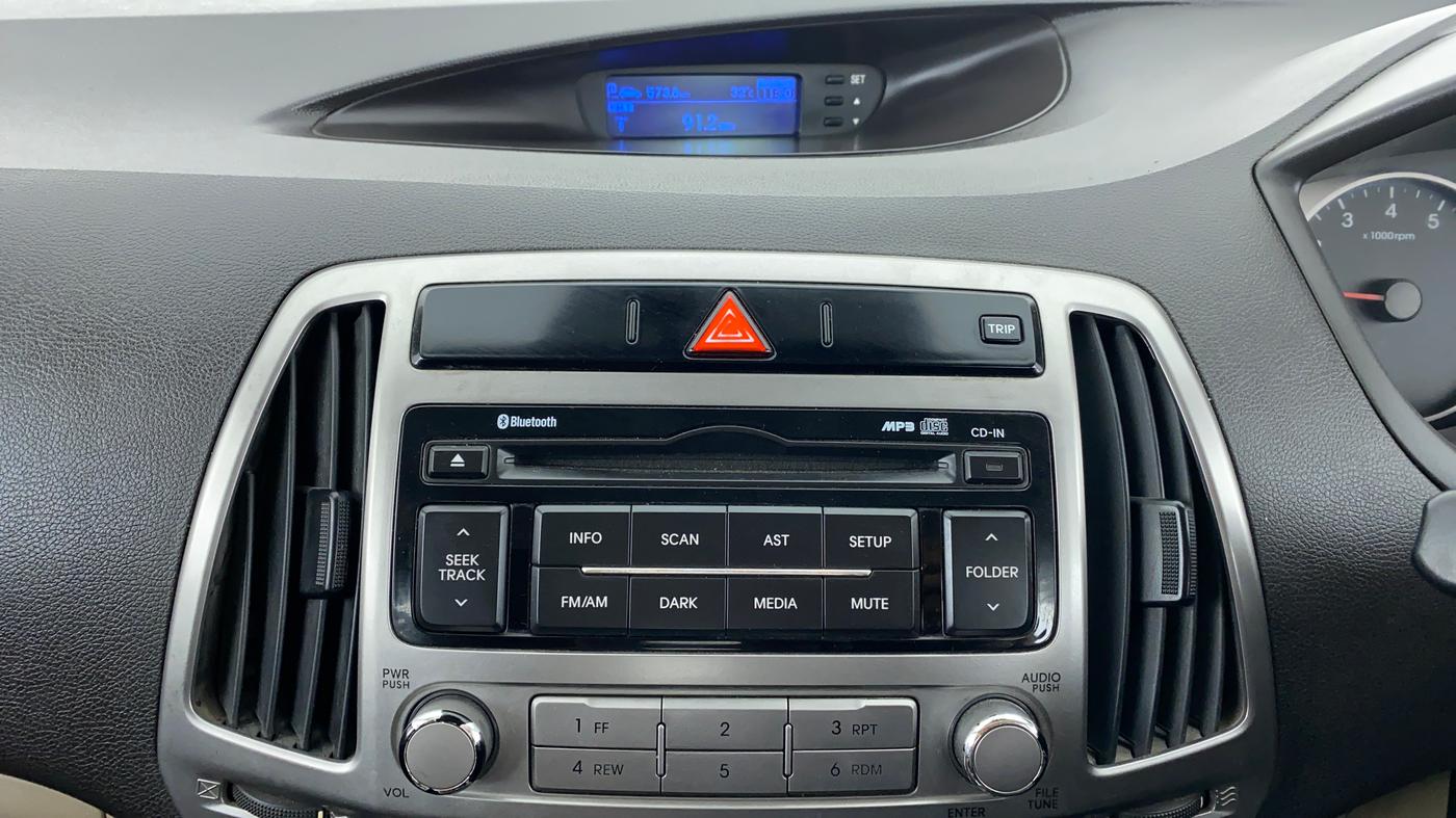 2014 Hyundai i20 SPORTZ 1.2 VTVT, Petrol, Manual, 85,048 km, Infotainment System