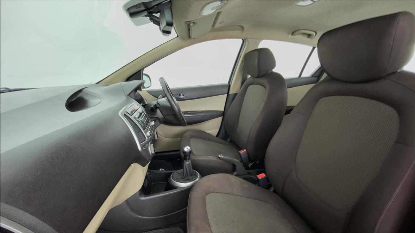 2014 Hyundai i20 SPORTZ 1.2 VTVT, Petrol, Manual, 85,048 km, Right Side Front Door Cabin