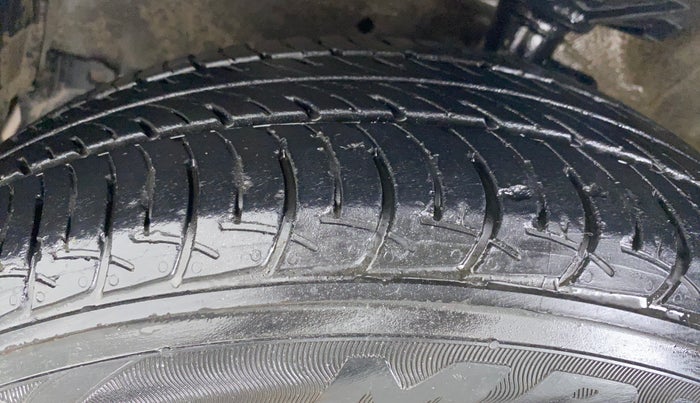 2016 Maruti Celerio ZXI AMT, Petrol, Automatic, 66,082 km, Left Front Tyre Tread