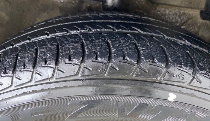 2016 Maruti Celerio ZXI AMT, Petrol, Automatic, 66,082 km, Right Front Tyre Tread
