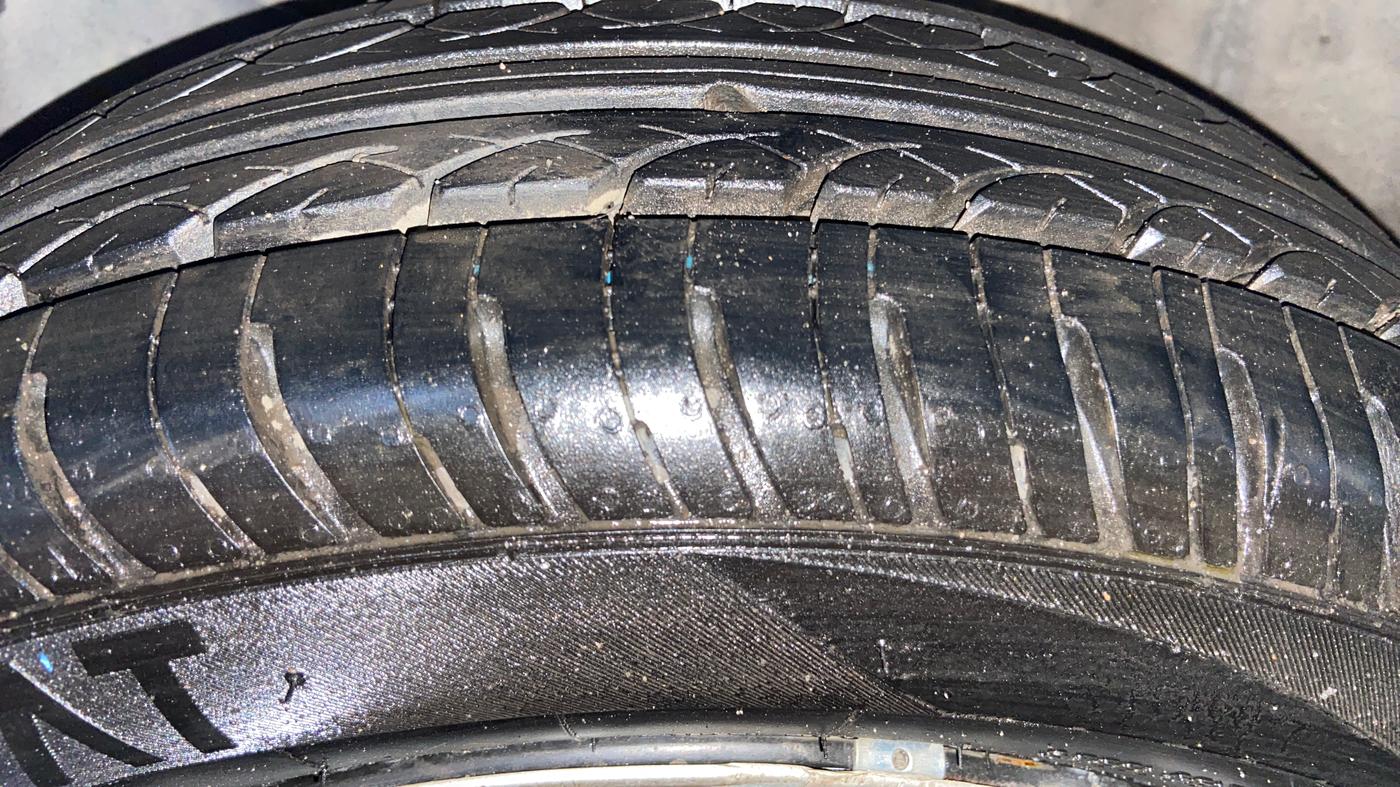 2015 Honda Brio S MT, Petrol, Manual, 55,193 km, Left Front Tyre Tread