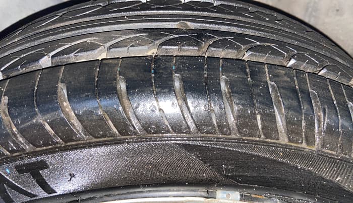 2015 Honda Brio S MT, Petrol, Manual, 55,193 km, Left Front Tyre Tread