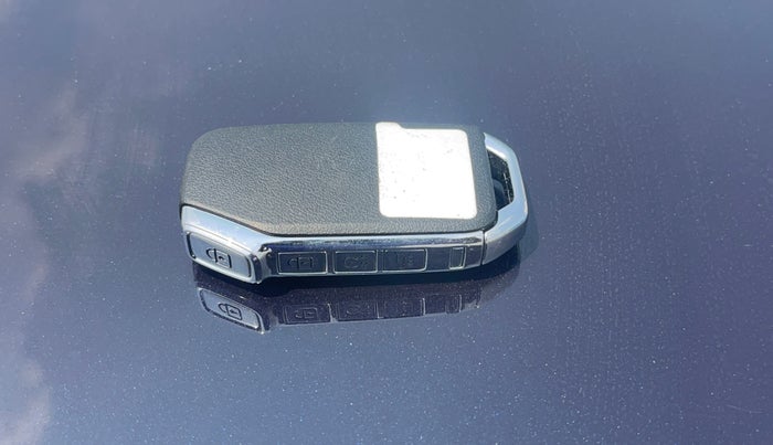 2024 KIA SONET 	 HTX 1.0 TURBO DCT, Petrol, Automatic, 26,836 km, Key Close Up