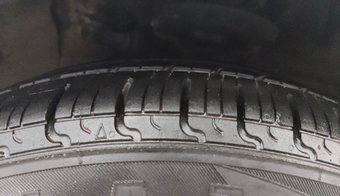 2018 Hyundai Grand i10 SPORTZ 1.2 KAPPA VTVT, Petrol, Manual, 98,288 km, Left Front Tyre Tread