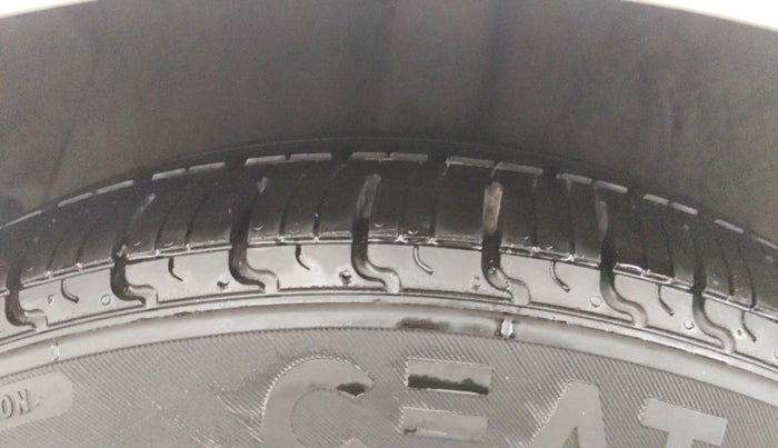 2018 Hyundai Grand i10 SPORTZ 1.2 KAPPA VTVT, Petrol, Manual, 98,288 km, Right Rear Tyre Tread