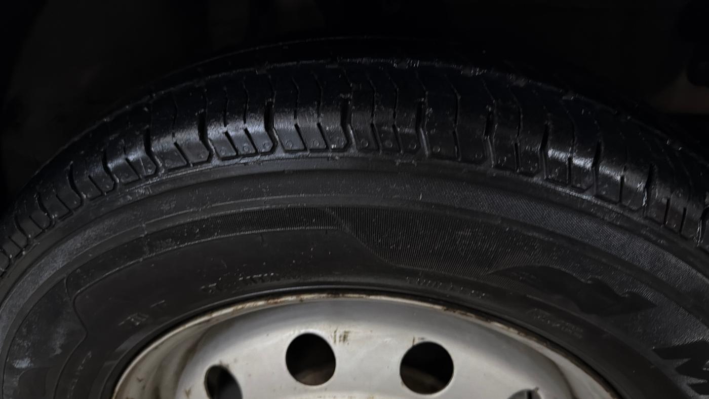 2015 Hyundai i10 MAGNA 1.1, Petrol, Manual, 78,856 km, Right Front Tyre Tread
