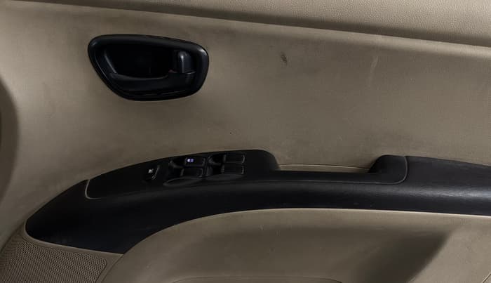 2015 Hyundai i10 MAGNA 1.1, Petrol, Manual, 78,856 km, Driver Side Door Panels Control