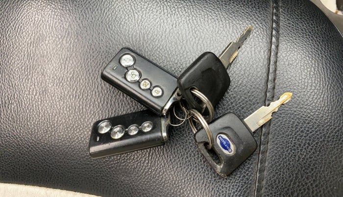 2016 Datsun Redi Go T (O), Petrol, Manual, 78,474 km, Key Close Up