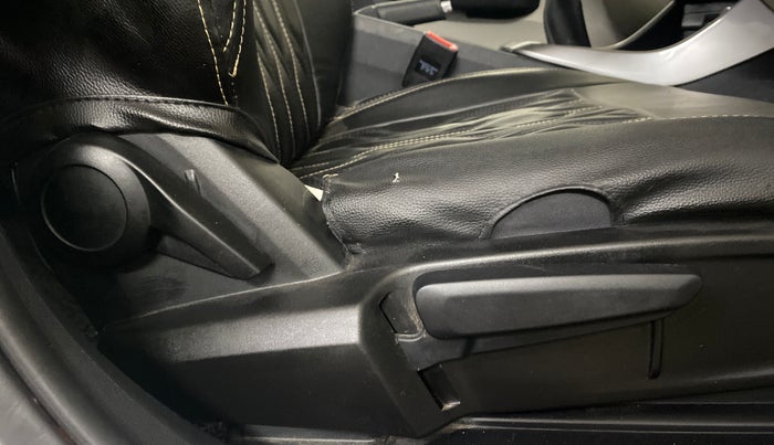 2025 Tata ALTROZ XZ Plus (S) Lux CNG , CNG, Manual, 2,833 km, Driver Side Adjustment Panel