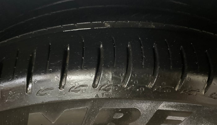 2025 Tata ALTROZ XZ Plus (S) Lux CNG , CNG, Manual, 2,833 km, Right Front Tyre Tread