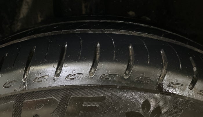 2025 Tata ALTROZ XZ Plus (S) Lux CNG , CNG, Manual, 2,833 km, Right Rear Tyre Tread