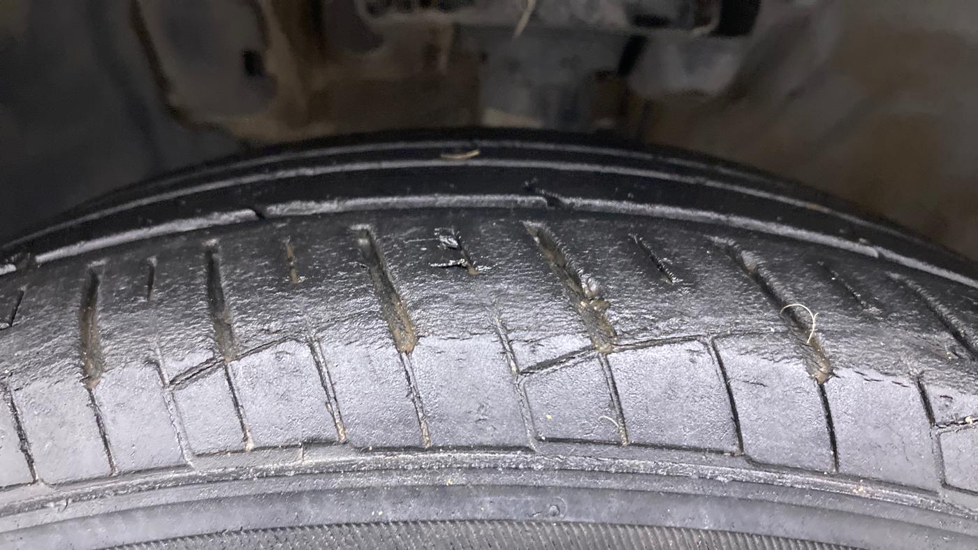 2018 Hyundai Verna 1.4 EX PETROL, Petrol, Manual, 28,388 km, Left Front Tyre Tread