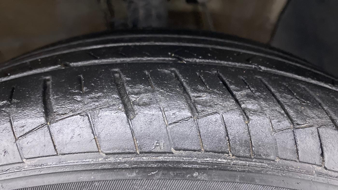 2018 Hyundai Verna 1.4 EX PETROL, Petrol, Manual, 28,388 km, Right Front Tyre Tread