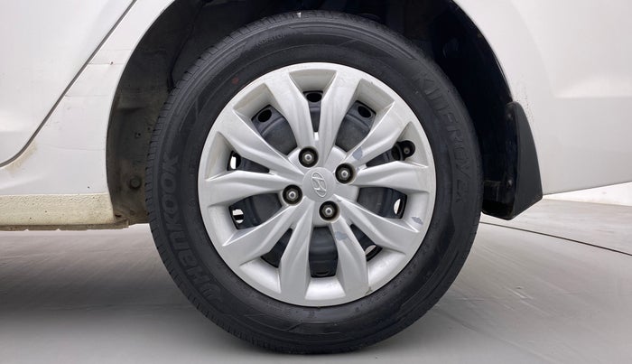 2018 Hyundai Verna 1.4 EX PETROL, Petrol, Manual, 28,388 km, Left Rear Wheel