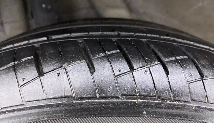 2018 Hyundai Verna 1.4 EX PETROL, Petrol, Manual, 28,388 km, Right Rear Tyre Tread