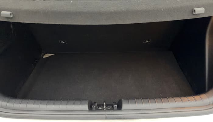 2022 Hyundai NEW I20 ASTA (O) 1.2 AT, Petrol, Automatic, 34,118 km, Boot Inside