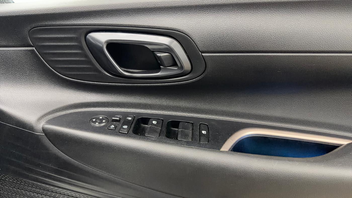 2022 Hyundai NEW I20 ASTA (O) 1.2 AT, Petrol, Automatic, 35,060 km, Driver Side Door Panels Control