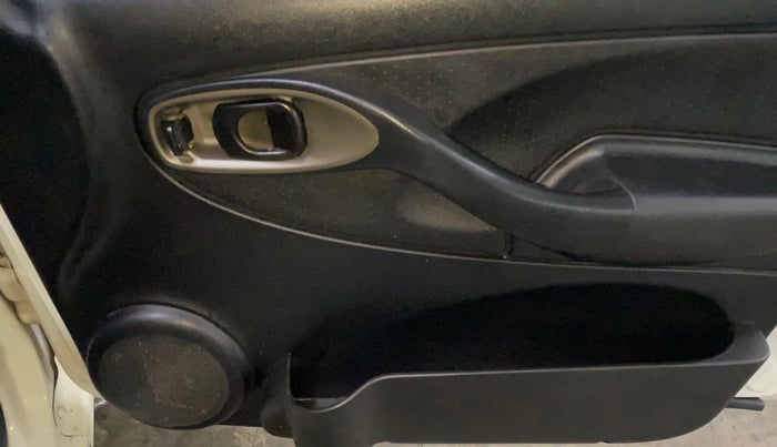 2015 Tata Indigo ECS LS TDI, Diesel, Manual, 96,240 km, Driver Side Door Panels Control