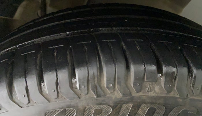 2020 Maruti XL6 ALPHA AT SHVS, Petrol, Automatic, 10,817 km, Left Rear Tyre Tread