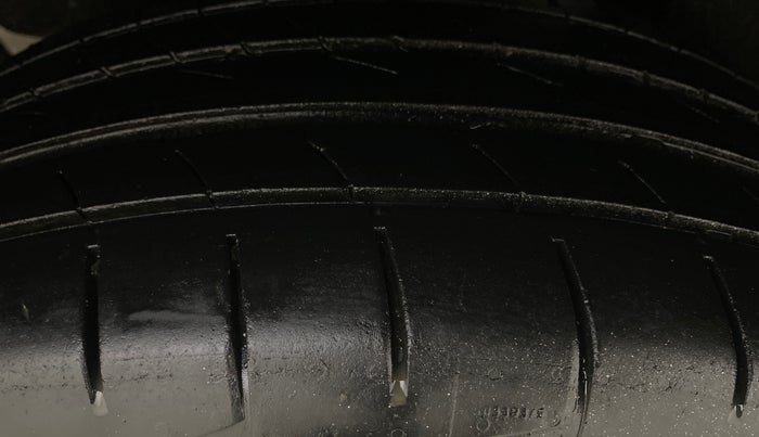 2013 Ford Ecosport AMBIENTE 1.5L DIESEL, Diesel, Manual, 1,16,652 km, Left Rear Tyre Tread