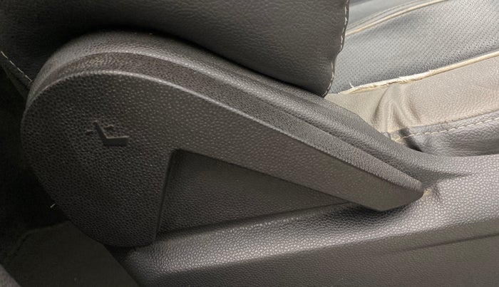 2013 Ford Ecosport AMBIENTE 1.5L DIESEL, Diesel, Manual, 1,16,652 km, Driver Side Adjustment Panel