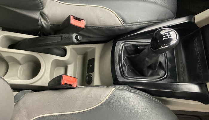 2013 Ford Ecosport AMBIENTE 1.5L DIESEL, Diesel, Manual, 1,16,652 km, Gear Lever