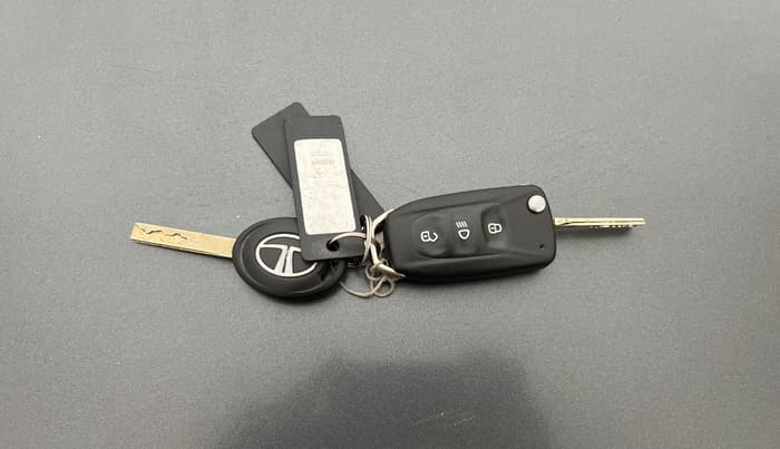 2020 Tata Tiago XZ PETROL, Petrol, Manual, 84,602 km, Key Close Up