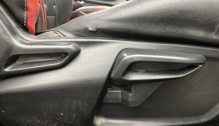 2020 Tata Tiago XZ PETROL, Petrol, Manual, 84,602 km, Driver Side Adjustment Panel