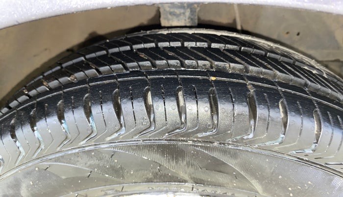 2015 Hyundai Eon ERA +, Petrol, Manual, 36,664 km, Right Front Tyre Tread