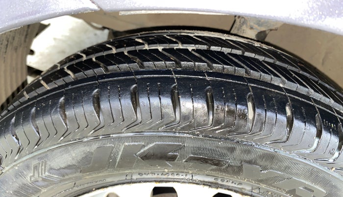 2015 Hyundai Eon ERA +, Petrol, Manual, 36,664 km, Left Front Tyre Tread