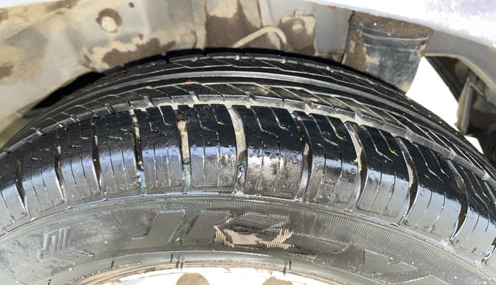 2015 Hyundai Eon ERA +, Petrol, Manual, 36,664 km, Left Rear Tyre Tread