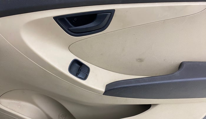 2015 Hyundai Eon ERA +, Petrol, Manual, 36,664 km, Driver Side Door Panels Control