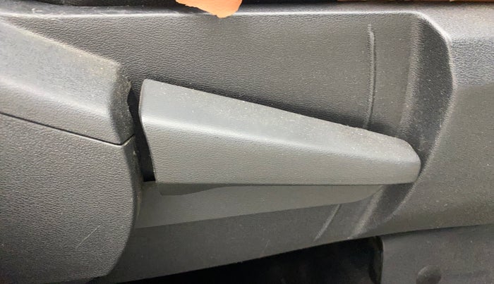 2021 Nissan MAGNITE XV MT, Petrol, Manual, 60,989 km, Driver Side Adjustment Panel