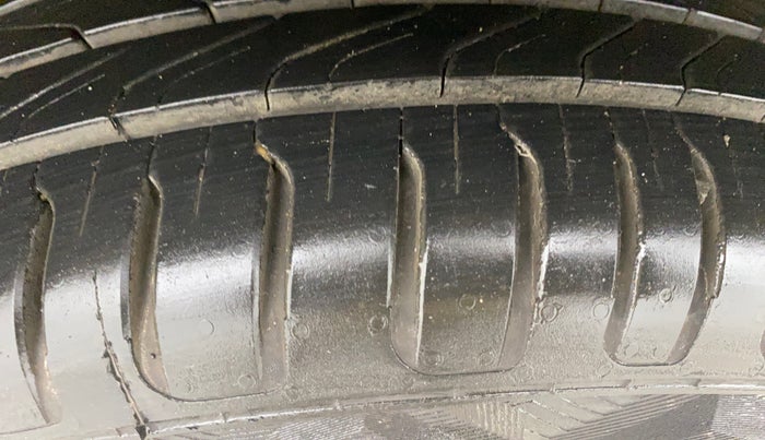 2021 Nissan MAGNITE XV MT, Petrol, Manual, 60,989 km, Right Rear Tyre Tread