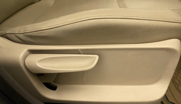 2013 Volkswagen Vento HIGHLINE PETROL AT, Petrol, Automatic, 69,996 km, Driver Side Adjustment Panel