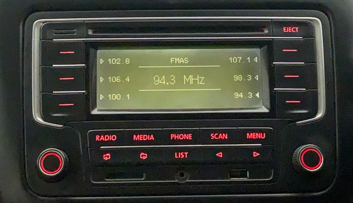 2013 Volkswagen Vento HIGHLINE PETROL AT, Petrol, Automatic, 69,996 km, Infotainment System