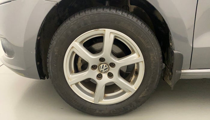 2013 Volkswagen Vento HIGHLINE PETROL AT, Petrol, Automatic, 69,996 km, Left Front Wheel