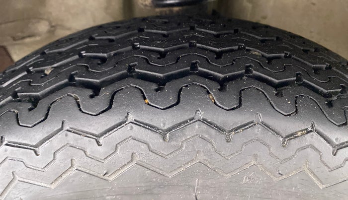 2017 Maruti OMNI E 8 STR, Petrol, Manual, 16,243 km, Right Front Tyre Tread