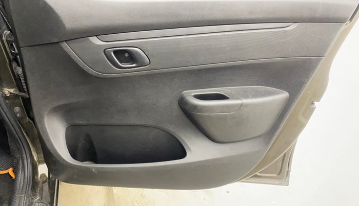 2018 Renault Kwid RXT 0.8 (O), Petrol, Manual, 24,128 km, Driver Side Door Panels Control