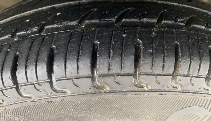 2018 Renault Kwid RXT 0.8 (O), Petrol, Manual, 24,128 km, Right Front Tyre Tread