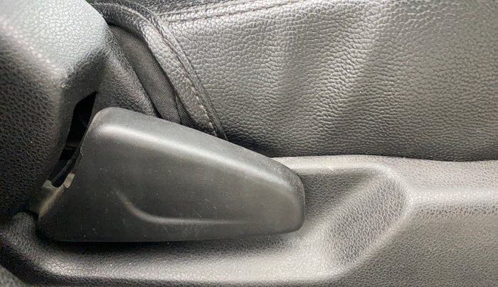 2018 Renault Kwid RXT 0.8 (O), Petrol, Manual, 24,128 km, Driver Side Adjustment Panel