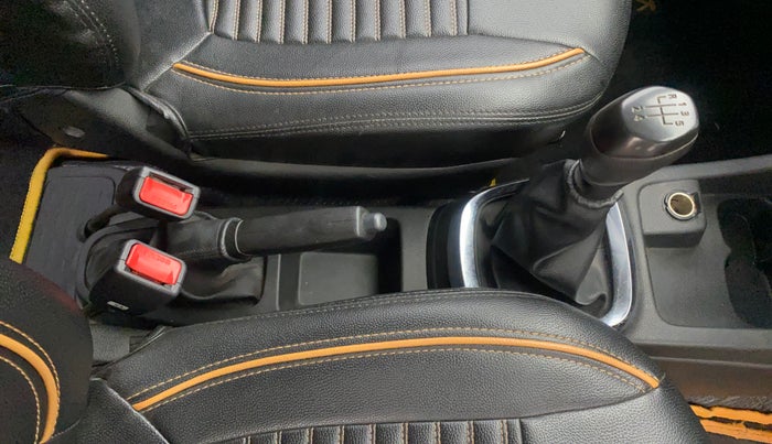 2018 Renault Kwid RXT 0.8 (O), Petrol, Manual, 24,128 km, Gear Lever