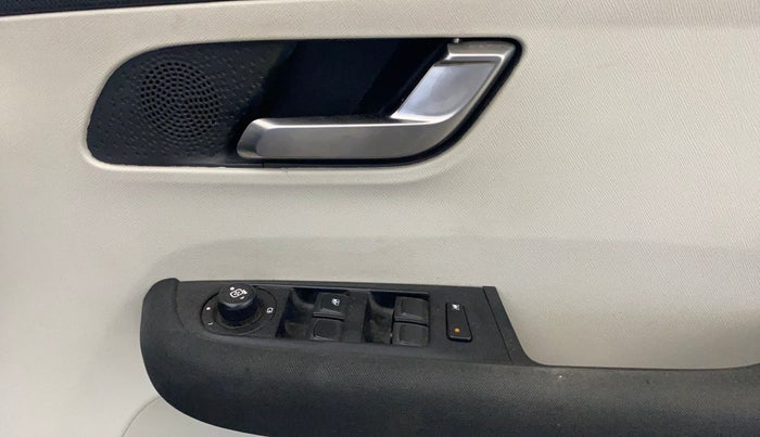 2022 Tata ALTROZ XZ PETROL, Petrol, Manual, 44,706 km, Driver Side Door Panels Control