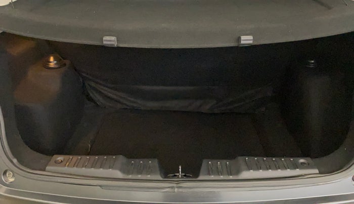 2022 Tata ALTROZ XZ PETROL, Petrol, Manual, 44,706 km, Boot Inside