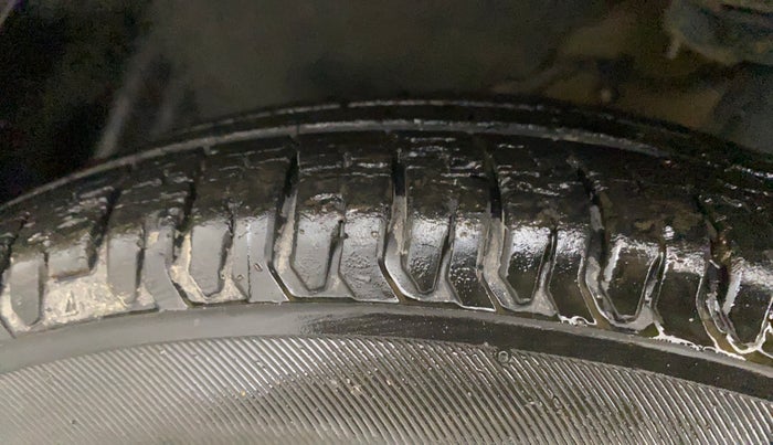 2020 Tata ALTROZ XE PETROL, Petrol, Manual, 33,190 km, Left Front Tyre Tread