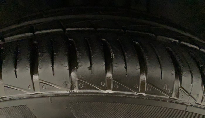 2022 Renault Kwid RXT 1.0, Petrol, Manual, 7,836 km, Left Rear Tyre Tread