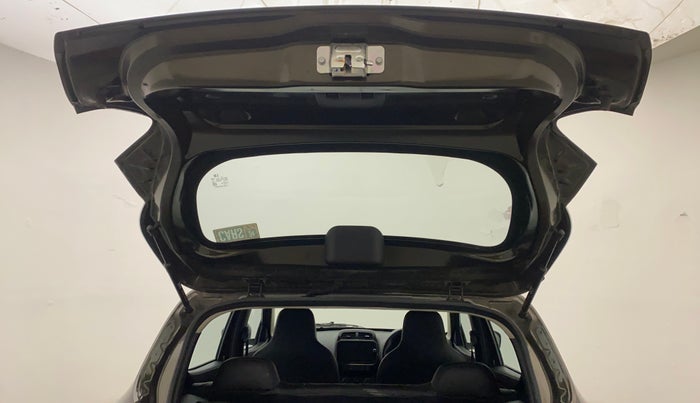 2022 Renault Kwid RXT 1.0, Petrol, Manual, 7,836 km, Boot Door Open