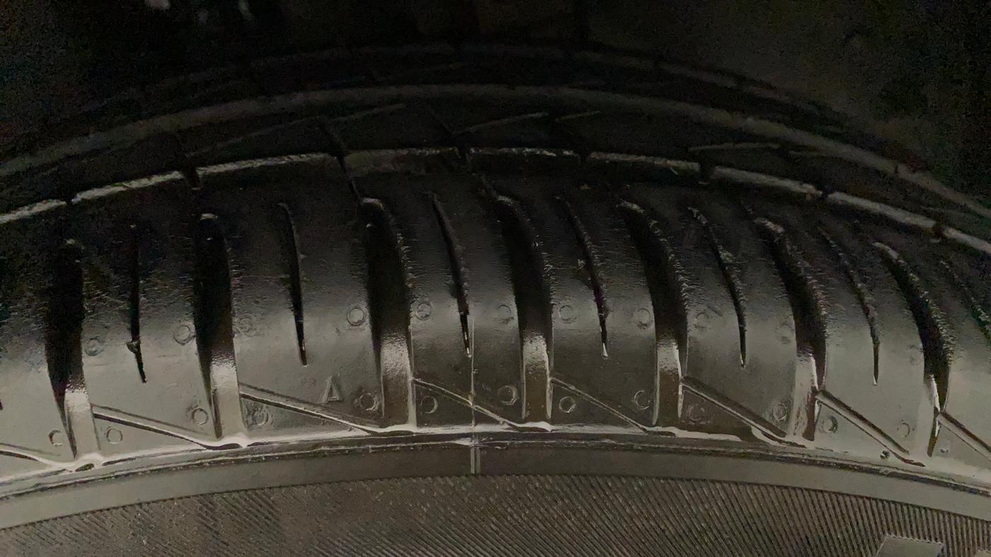 2022 Renault Kwid RXT 1.0, Petrol, Manual, 7,836 km, Left Front Tyre Tread